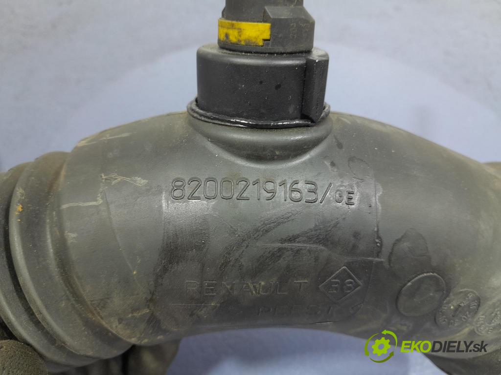 Renault Vel satis 2002 trubka Vzduch: 8200220947