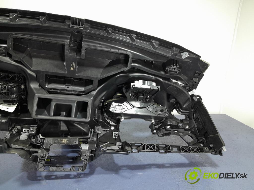 Seat Arona 2022 kokpit,pristrojová doska