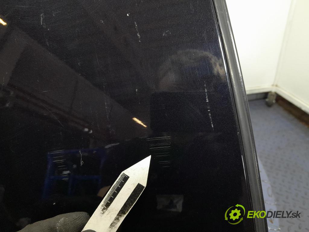 Volvo V40 2013 dveře Zad: prave