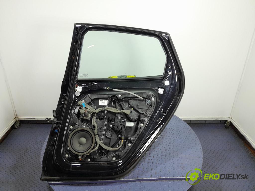 Volvo V40 2013 dveře Zad: prave 