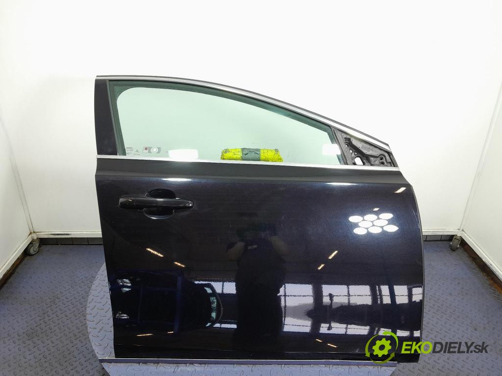 Volvo V40 2013 dveře před prave