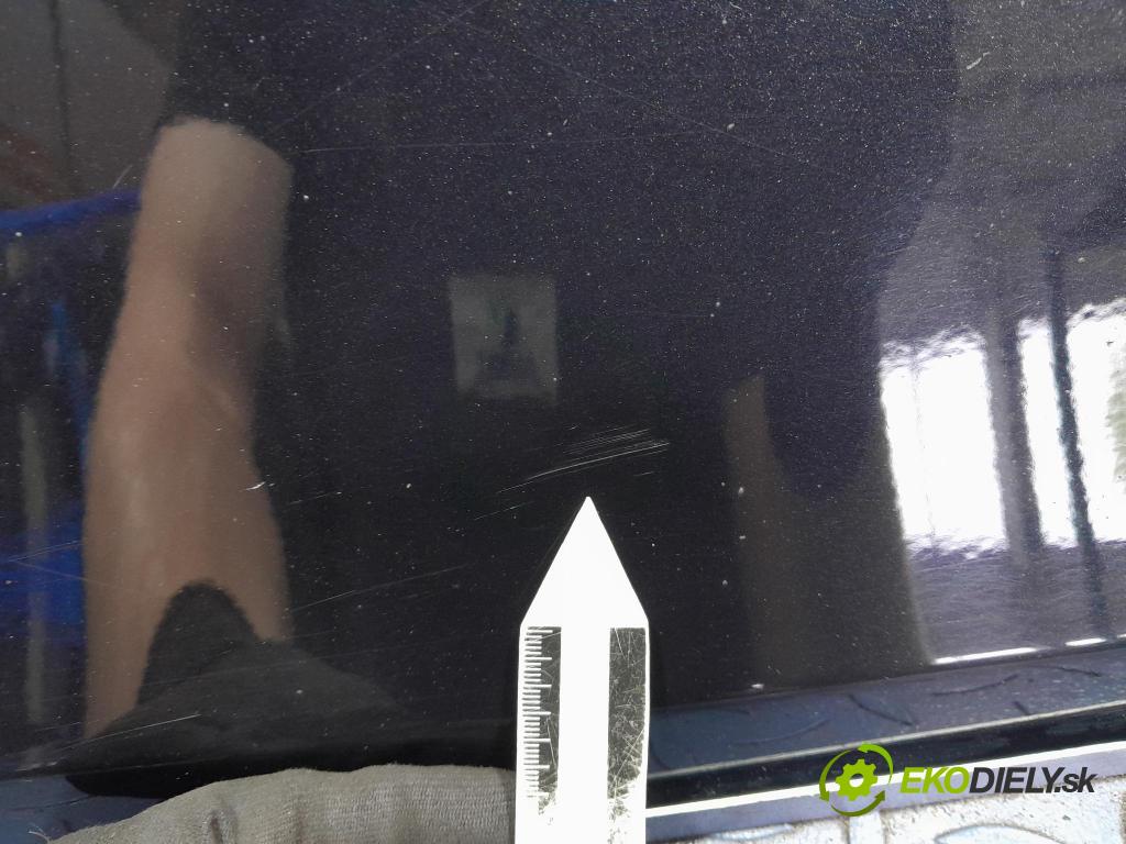 Volvo V40 2013 dveře před prave