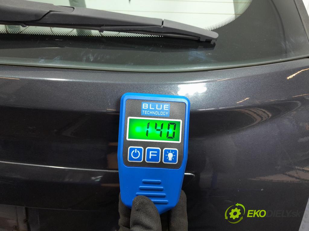 Ford Focus 2008 zadní dveře kufra: kufr