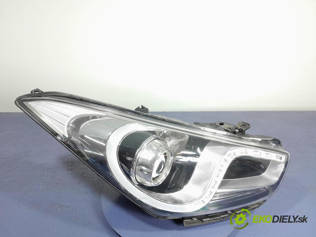 Hyundai I40 2012 světlo v pravo: 92102-3ZXXX
