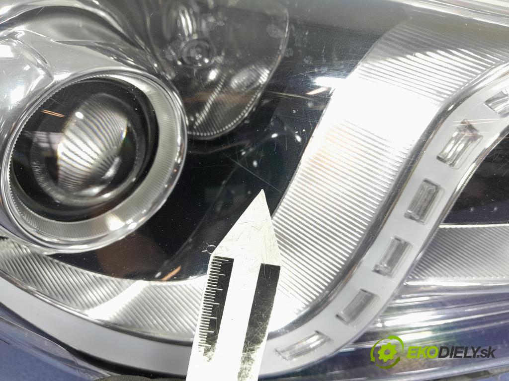 Hyundai I40 2012 světlo v pravo: 92102-3ZXXX