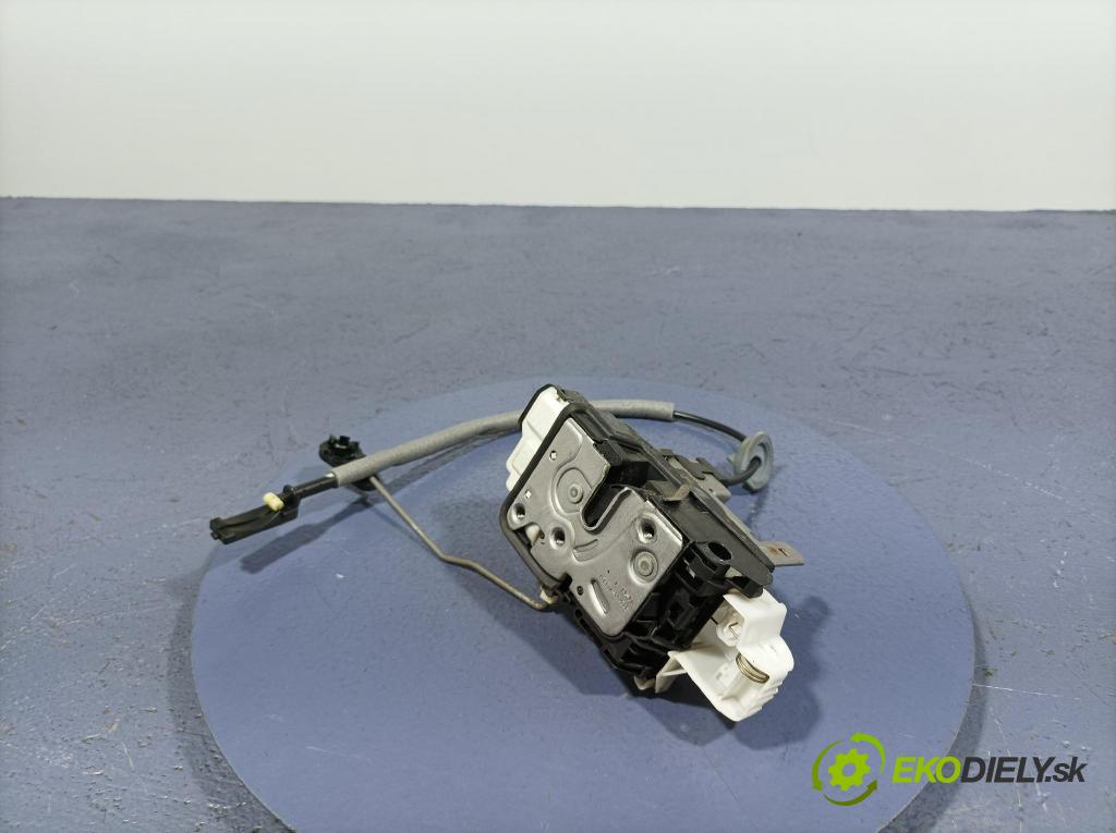 Volvo V40 2013 zámek dveře před Levý: 31391824