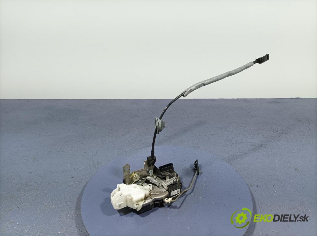 Volvo V40 2013 zámek dveře před Levý: 31391824