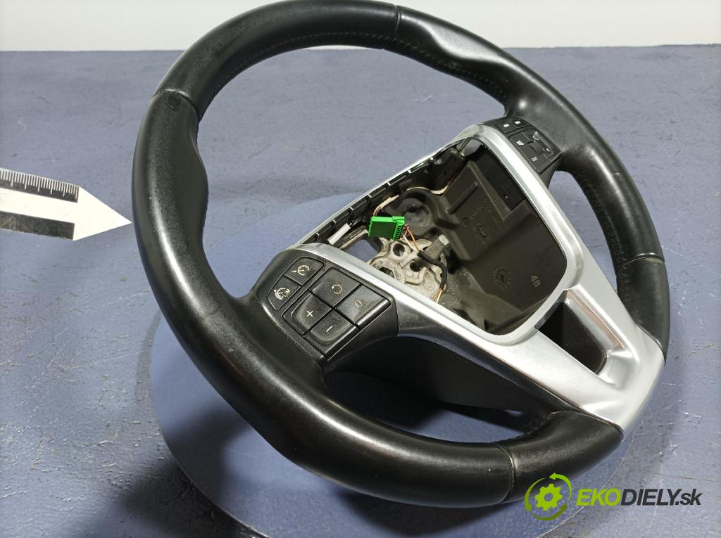 Volvo V40 2013 volant 34110217B