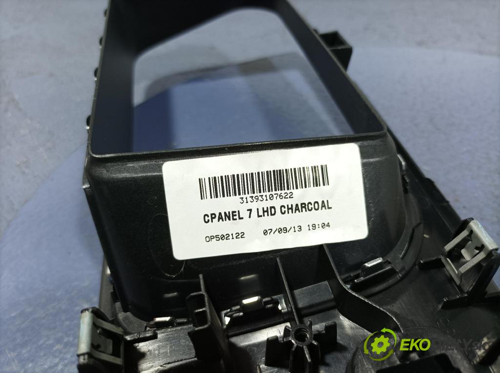Volvo V40 2013 kryt Plast: Interiéry: 31389535