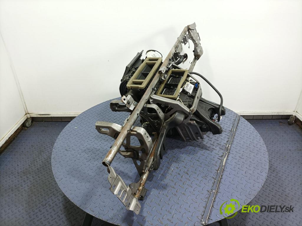 Volvo V40 2013 radiator 31291318