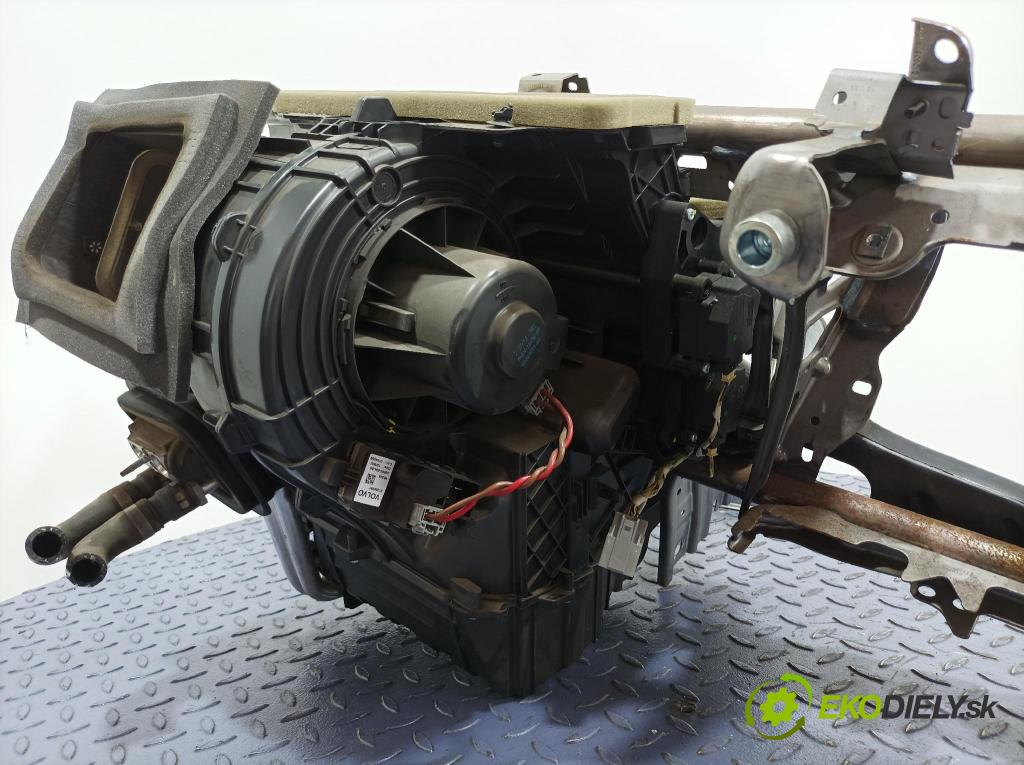 Volvo V40 2013 radiator 31291318