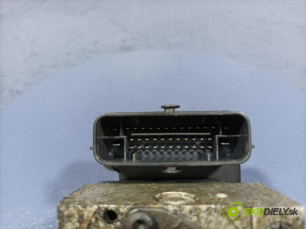 Hyundai I30 2011 čerpadlo ABS x 61589-44200