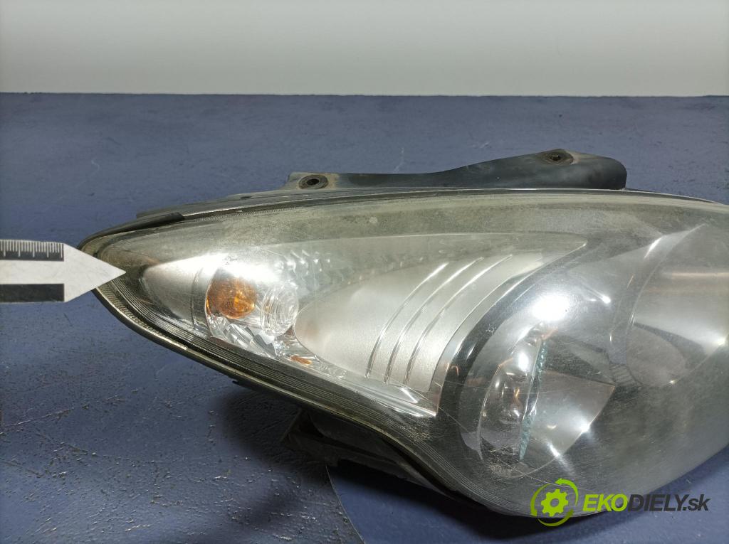 Hyundai I30 2011 Reflektor: v pravo: 92102-2RXXX