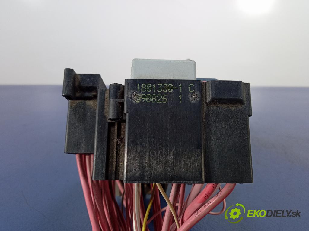 Renault Megane 2009 skříňka Pojistky 1801330-1