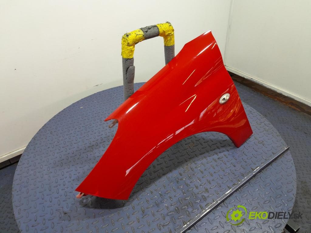 Peugeot 206 2012 blatnik před Levý: