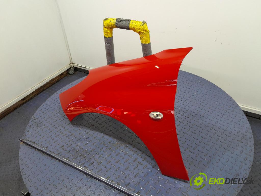 Peugeot 206 2012 blatnik před Levý:
