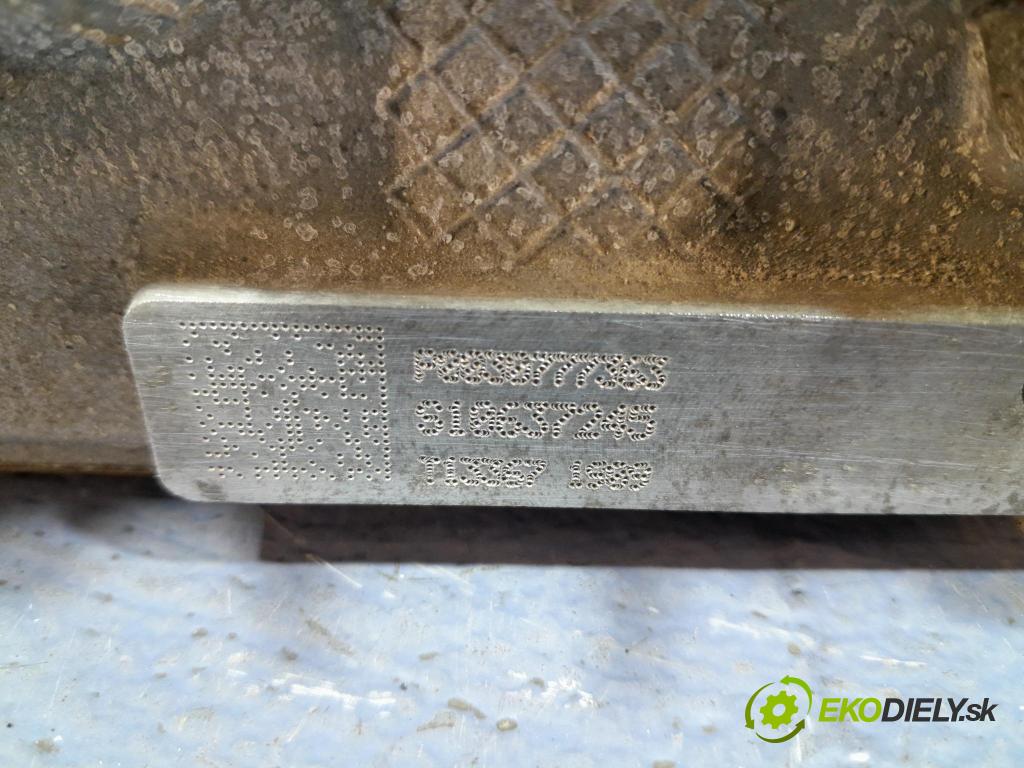 Volvo V40 2013 hlava Motor: 30777365