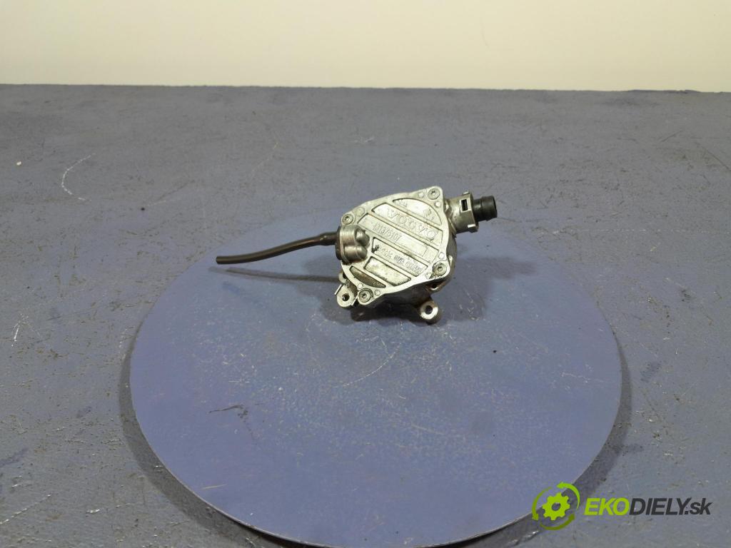 Volvo V40 2013 čerpadlo vakuová 31375107