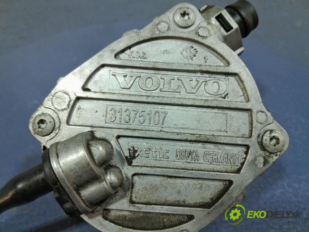 Volvo V40 2013 čerpadlo vakuová 31375107