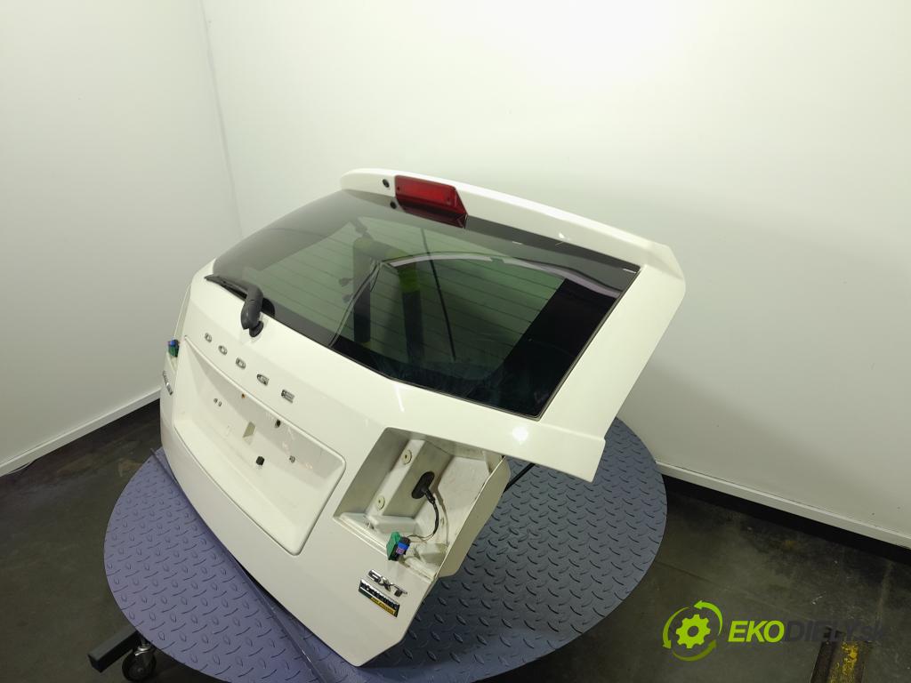 Dodge Journey 2014 zadní dveře kufra: kufr 01