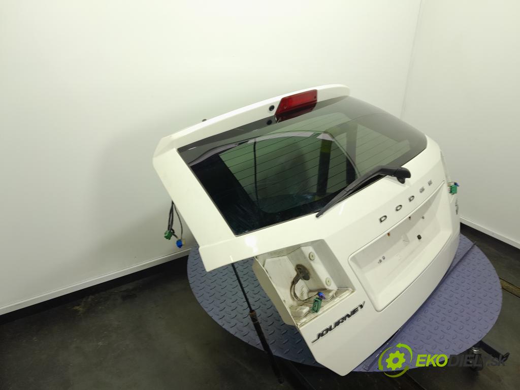 Dodge Journey 2014 zadní dveře kufra: kufr 01