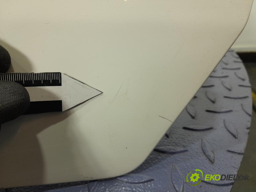 Dodge Journey 2014 zadní dveře kufra: kufr 01