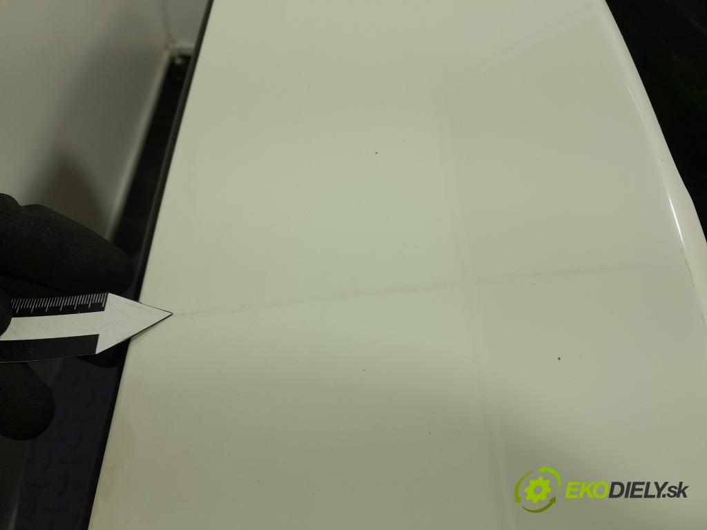 Dodge Journey 2014 zadní dveře kufra: kufr 01