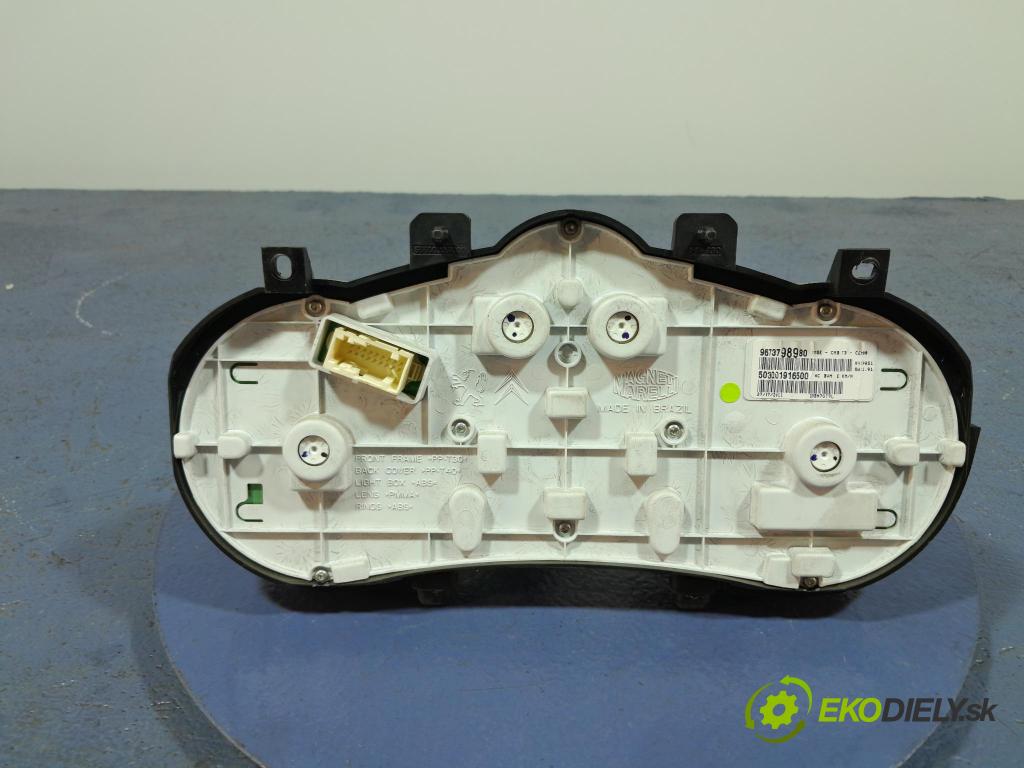 Peugeot 206 2012 Přístrojová deska 9673798980