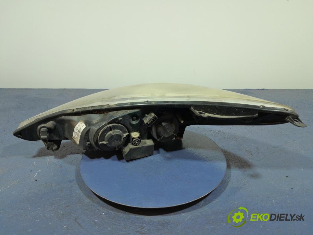 Peugeot 206 2012 světlo v pravo: 9686606280