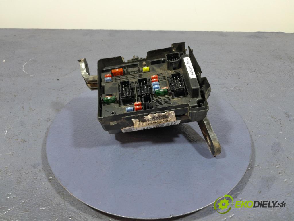 Peugeot 206 2012 skříňka Pojistky 9657608780