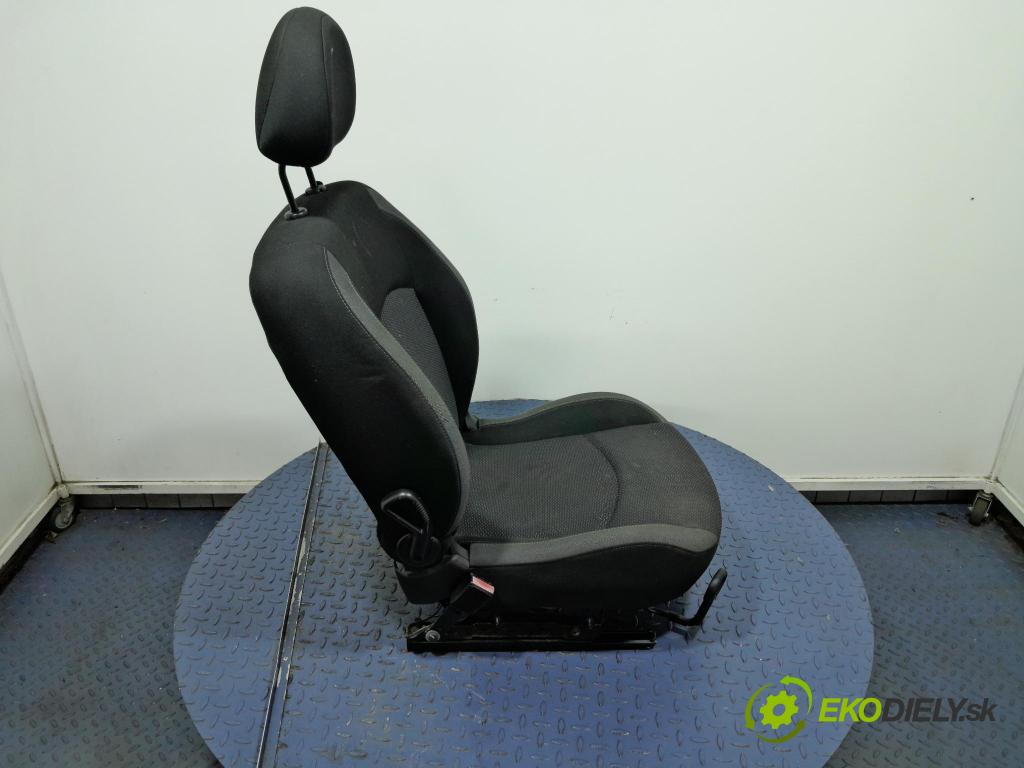 Peugeot 206 2012 Sedadlo levý (Sedačky, sedadla)