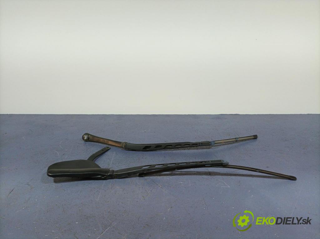 Bmw Seria 5 2004 Paže: Stěrače: před 7035103