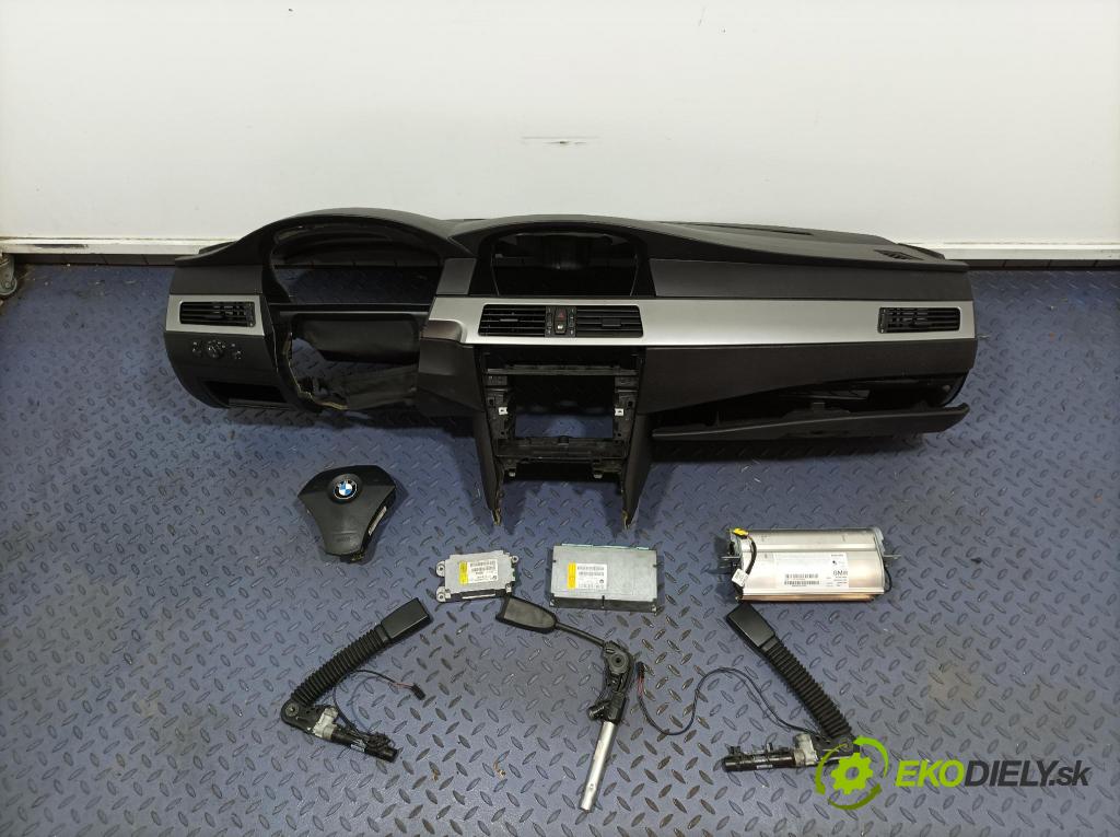 Bmw Seria 5 2004 kokpit,přistrojova deska