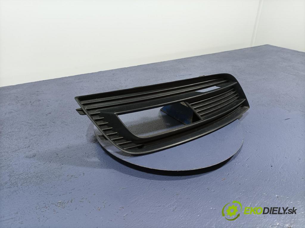 Audi A4 2012 lišta narazník 8K0807681K