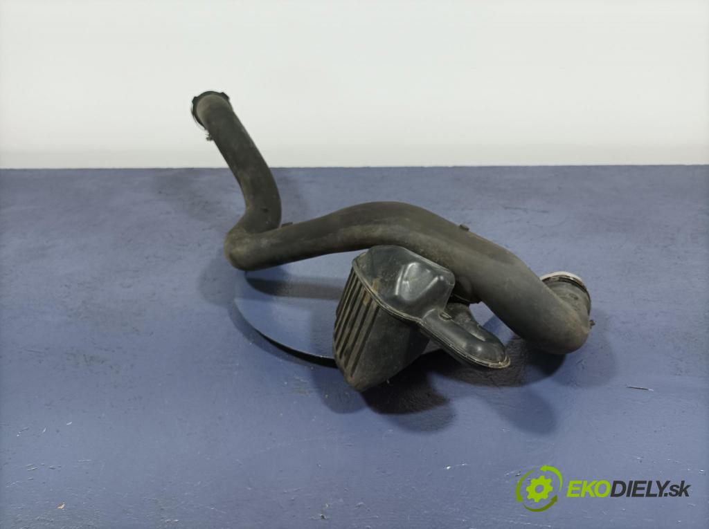 Audi A4 2012 trubka Vzduch: 8K0145673AC