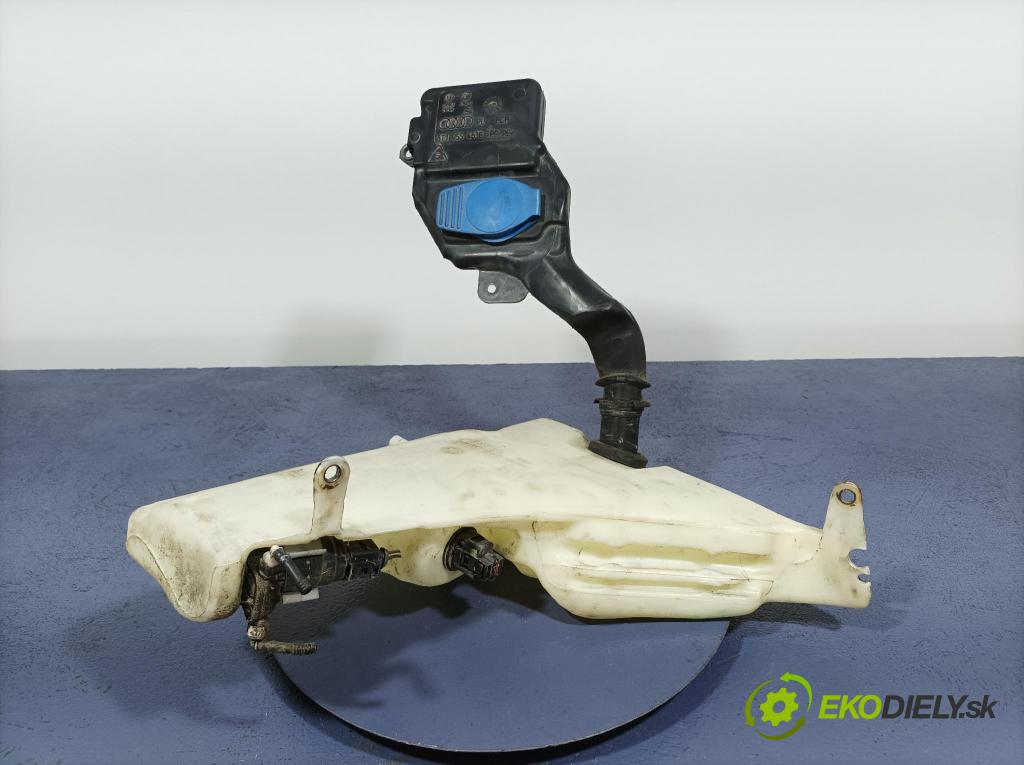 Audi A4 2012 nádržka Podložka: 8T0955453C