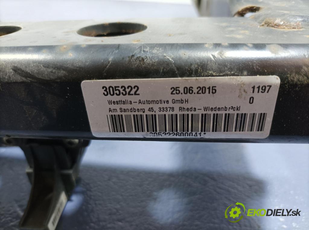 Audi A4 2012 oko Do Přívěsy 8T0092155D