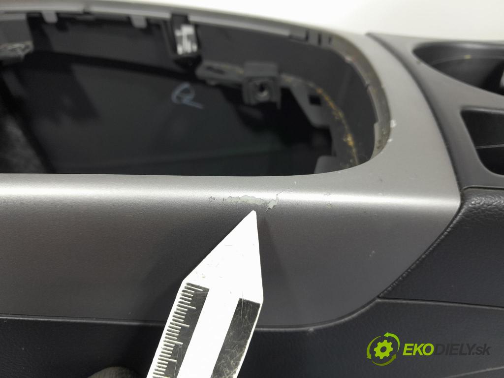 Audi A4 2012 operadlo