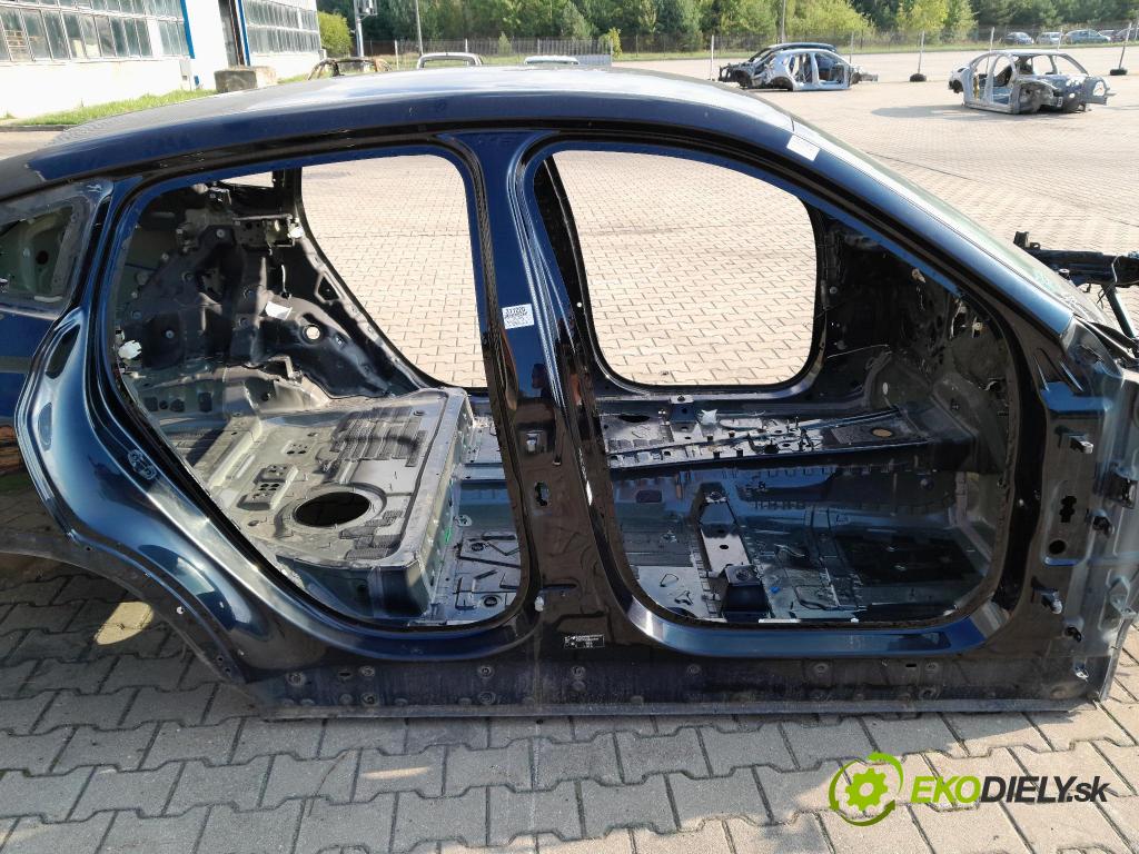 Bmw X6 0 práh v pravo: