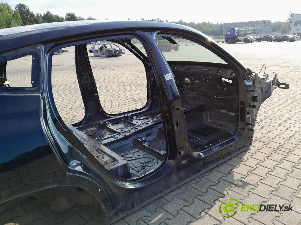 Bmw X6 0 práh v pravo: 