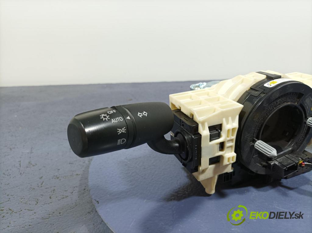 Mazda 3 2017 prepínač Komplex: SKE13301