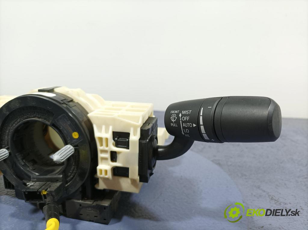 Mazda 3 2017 prepínač Komplex: SKE13301