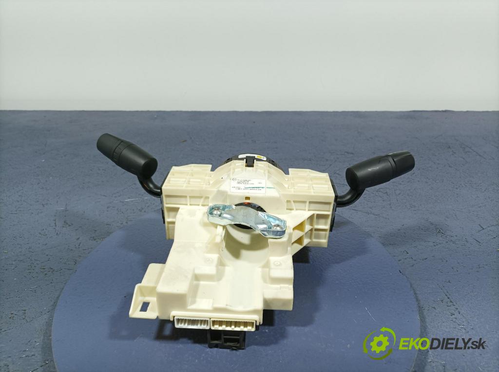 Mazda 3 2017 prepínač Komplex: SKE13301