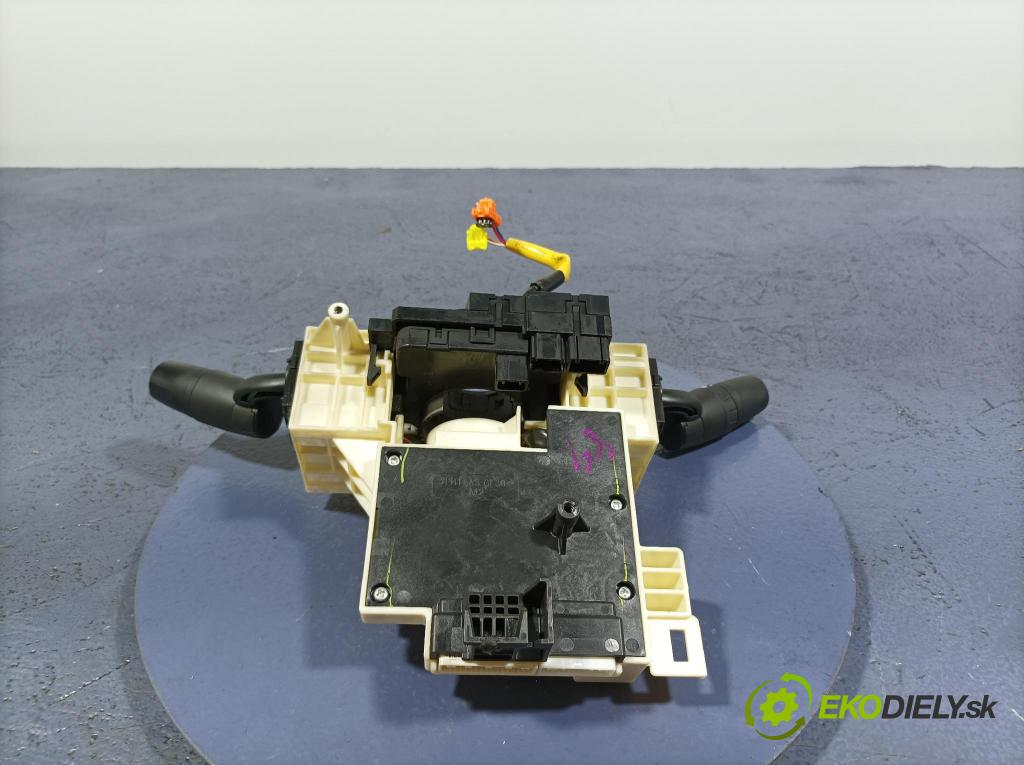 Mazda 3 2017 prepínač Komplex: SKE13301