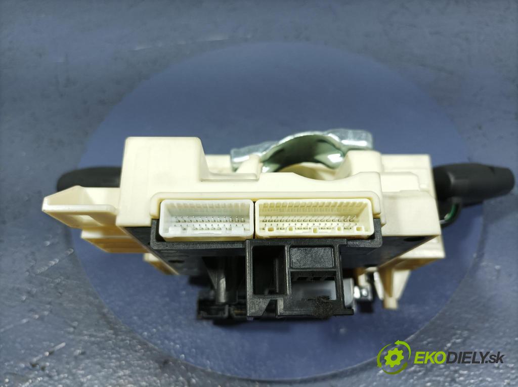 Mazda 3 2017 prepínač Komplex: SKE13301