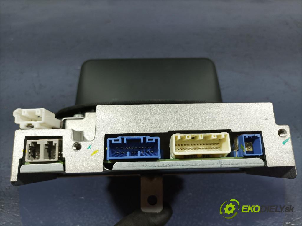 Mazda 3 2017 displej Radio / GPS B61A611J0