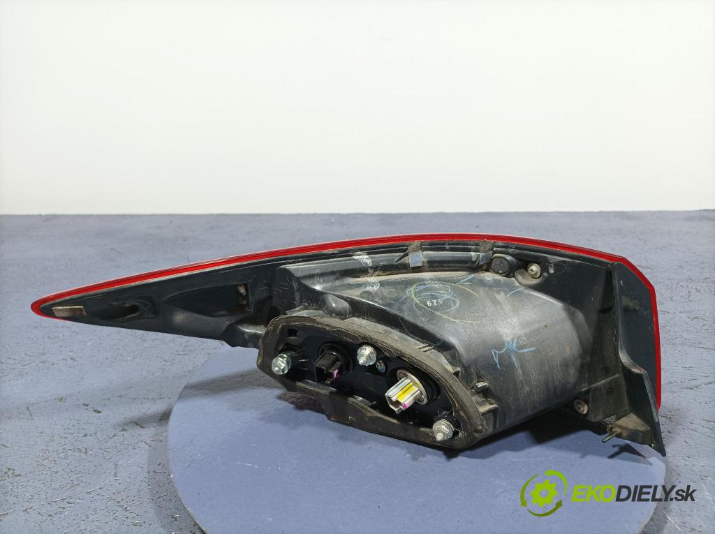 Mazda 3 2017 světlo Zad: Práva: Mimo: BHN1-51150
