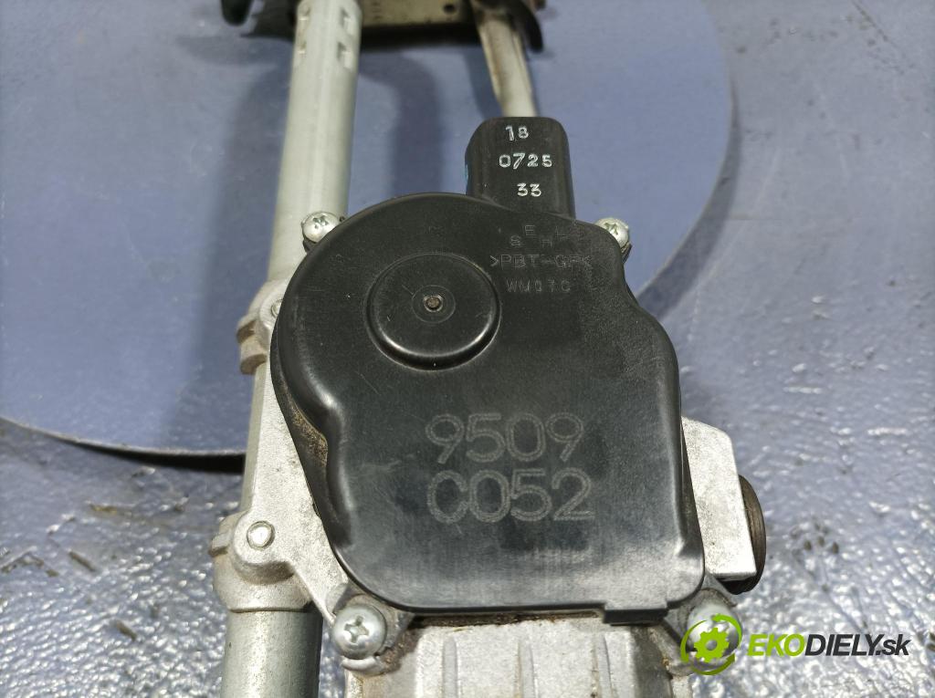 Mazda 3 2017 mechanismus motorek Stěrače: před BJS76737X