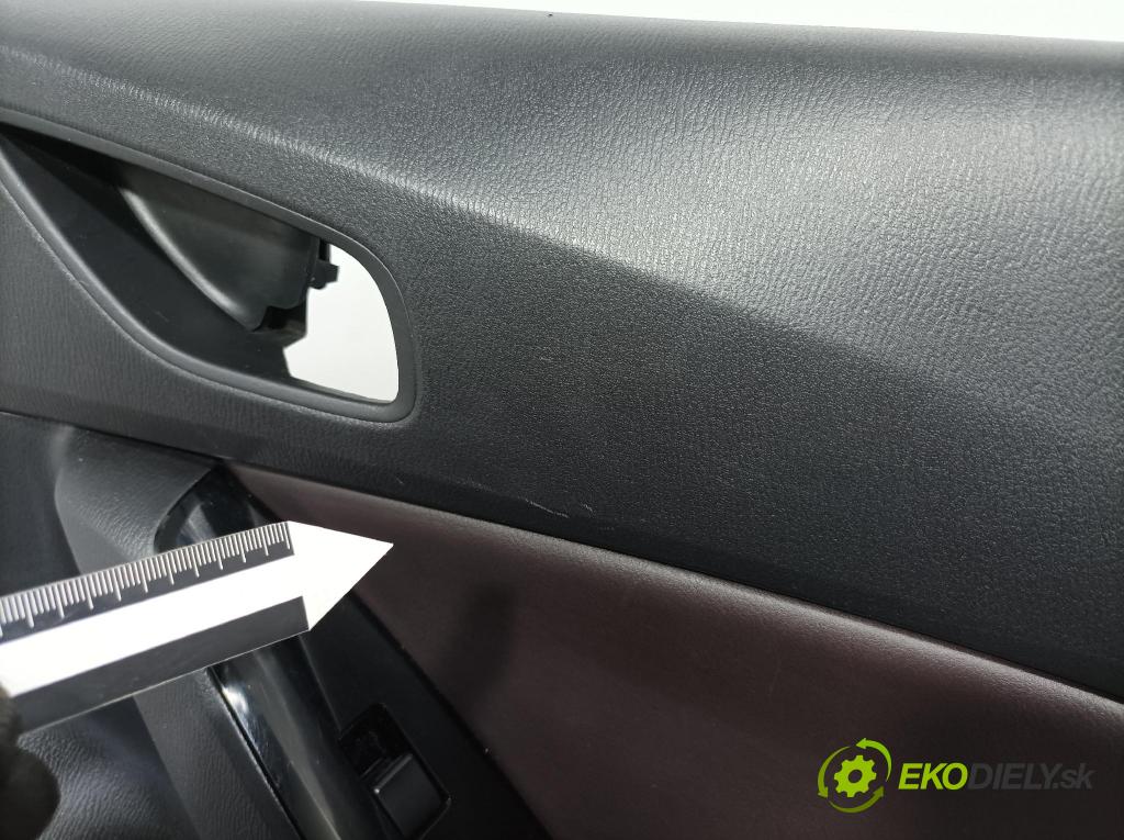 Mazda 3 2017 Tapacír: dveře Zad: Práva: BANG-68520