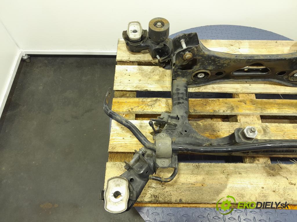 Audi Q7 2021 výztuha Pozastavenia: Zad: 01